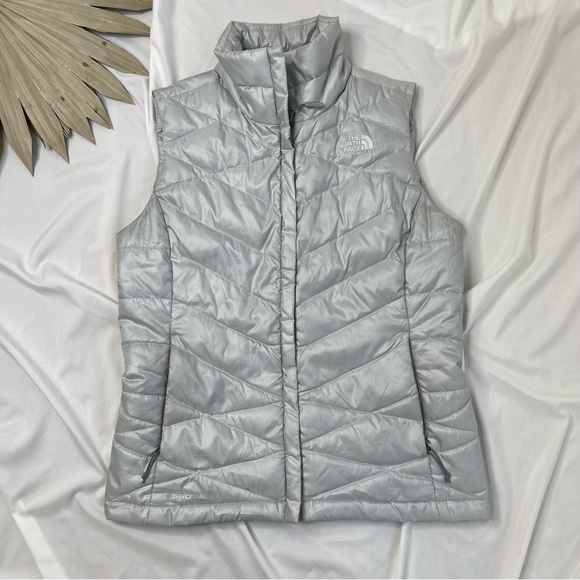The North Face Goose Down Aconcagua 550 Light Grey Silver Puffer Vest Size Small - Picture 2 of 9